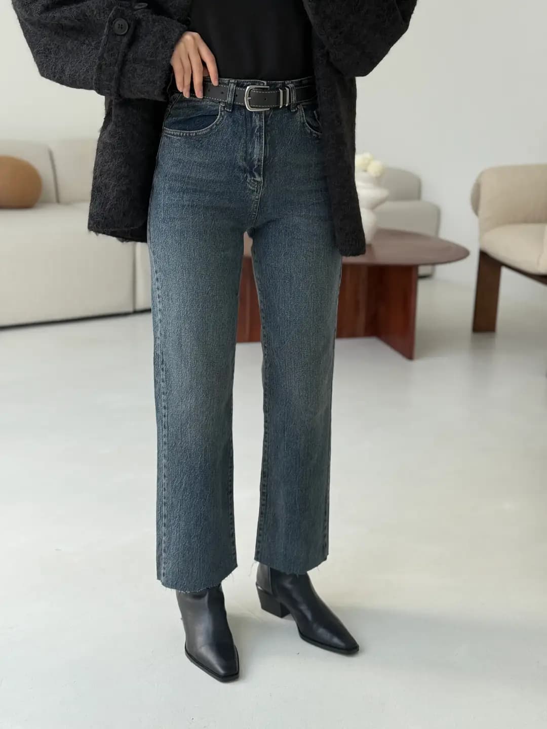 Premium Paçası Kesik Jean Siyah Kemerli 102
