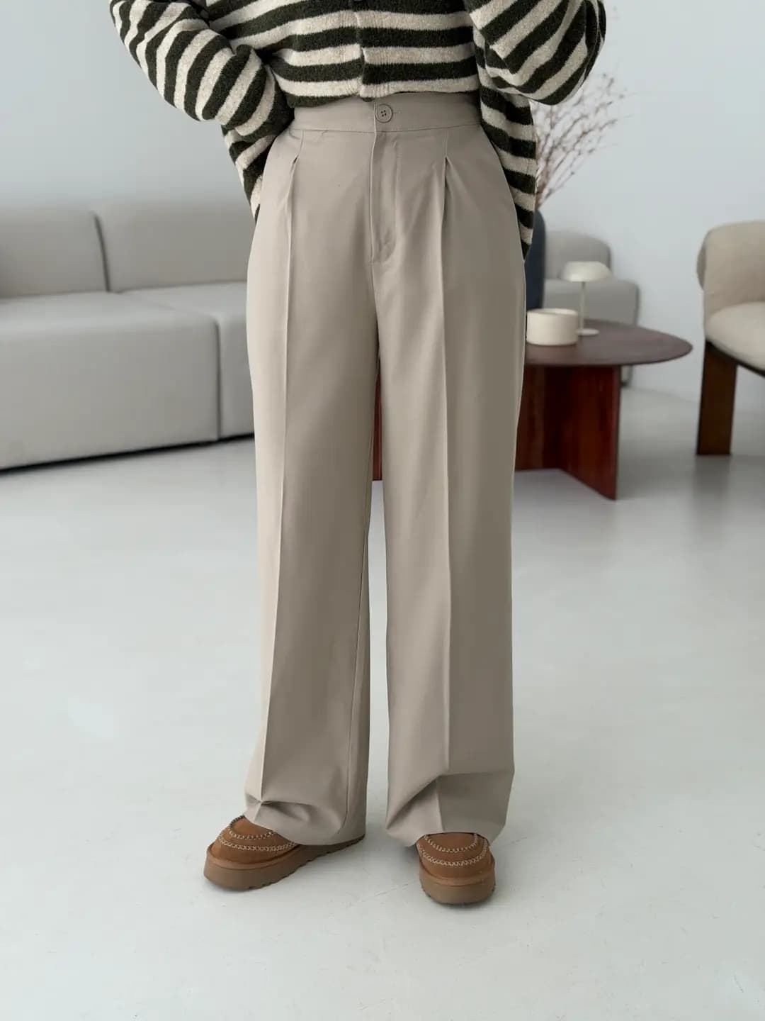 Arkası Lastikli Bol Paça Pantolon Bej