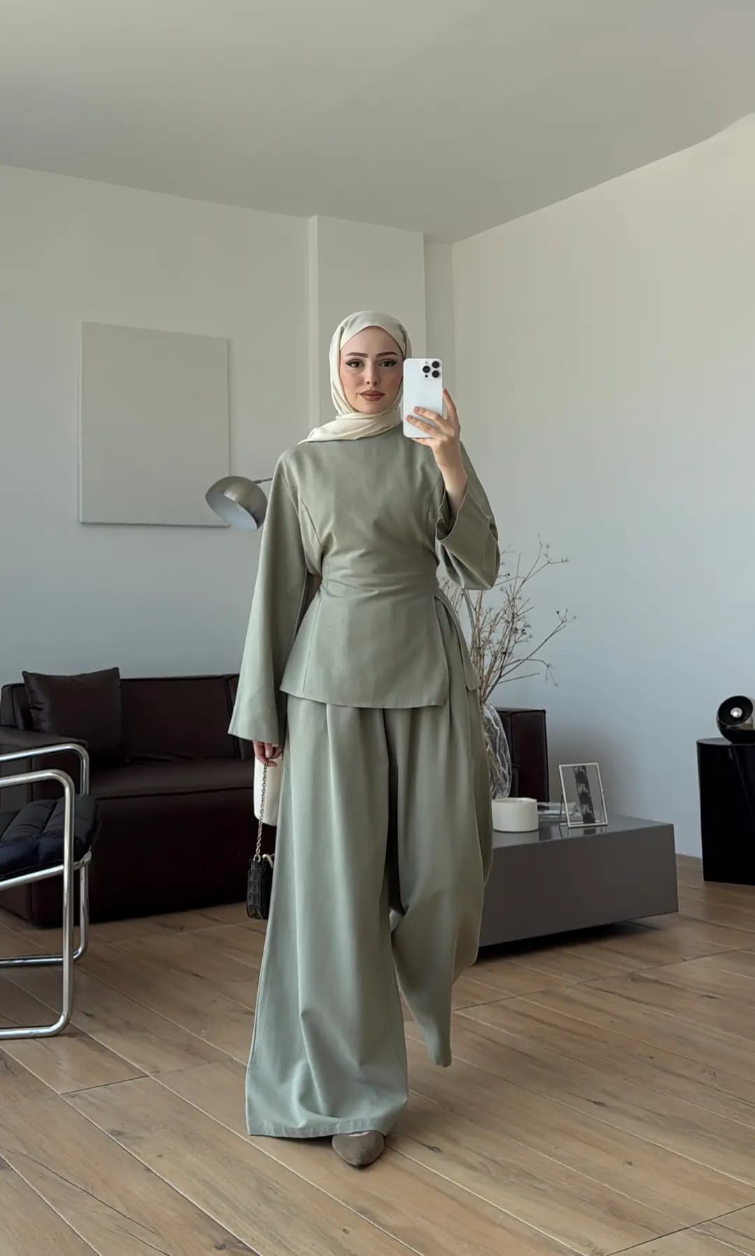 Vera Yırtmaç Detay Keten Takım Çağla